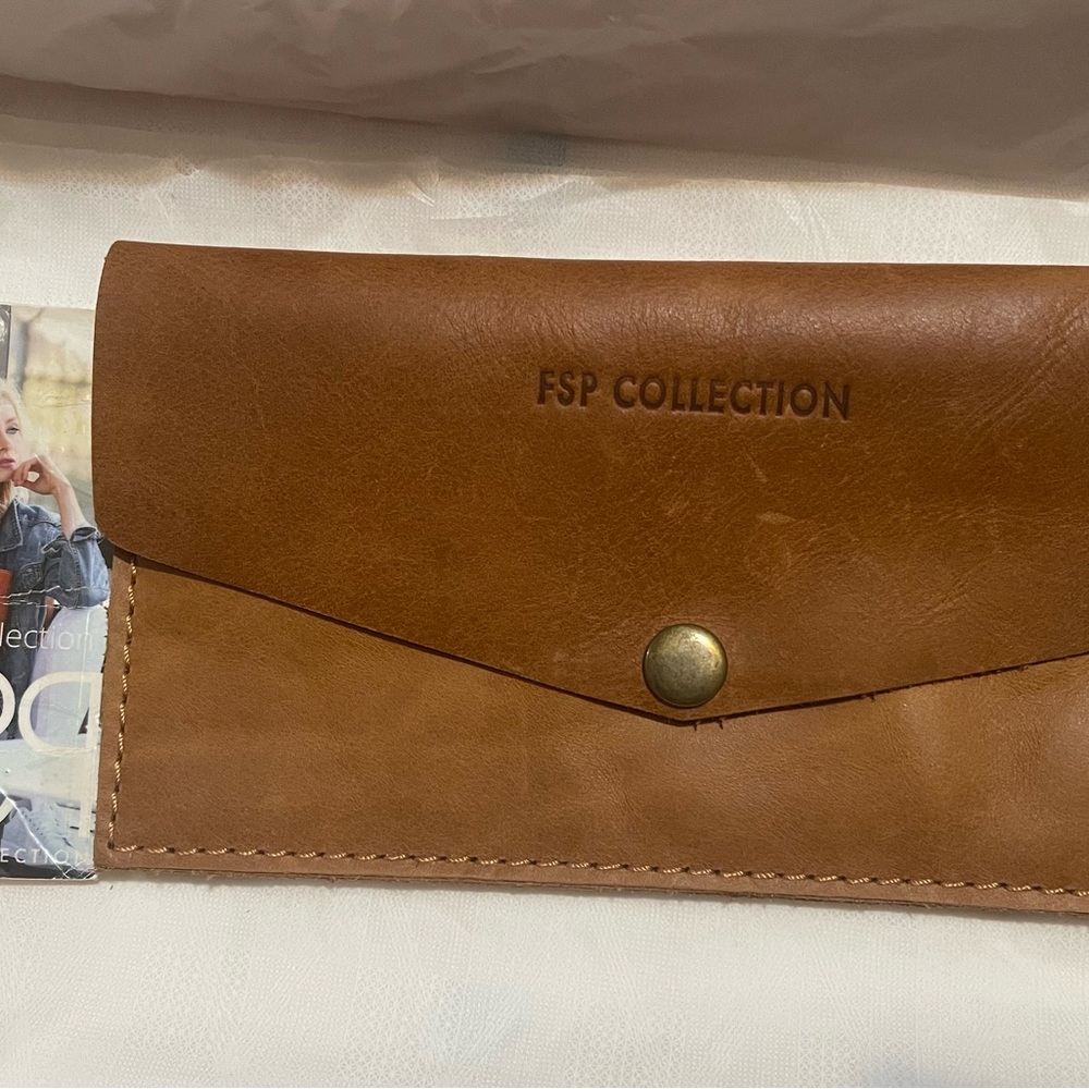 FSP Collection Brown Leather Travel Wallet